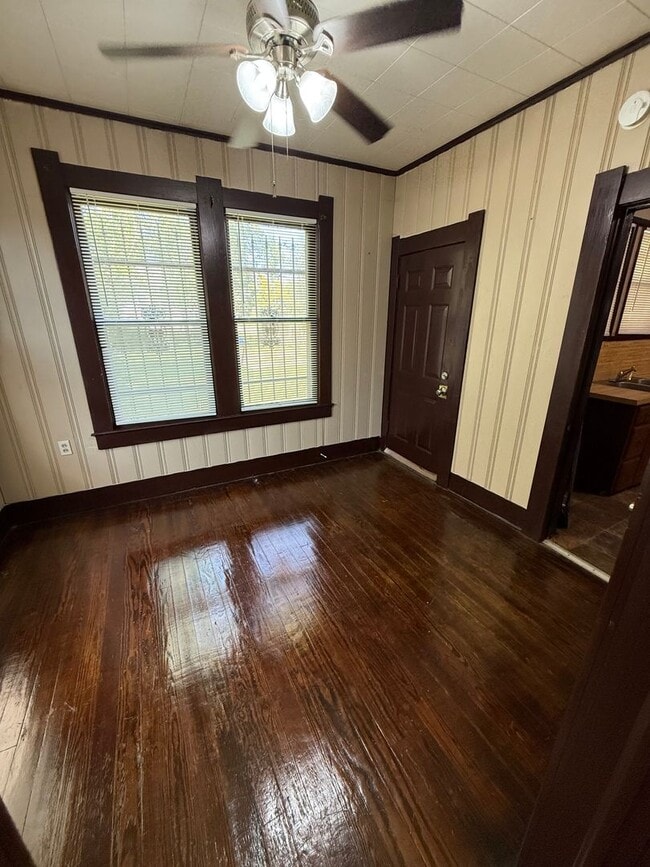 Building Photo - 3 Bedroom, 1 Bathroom Home for Rent in Bea...