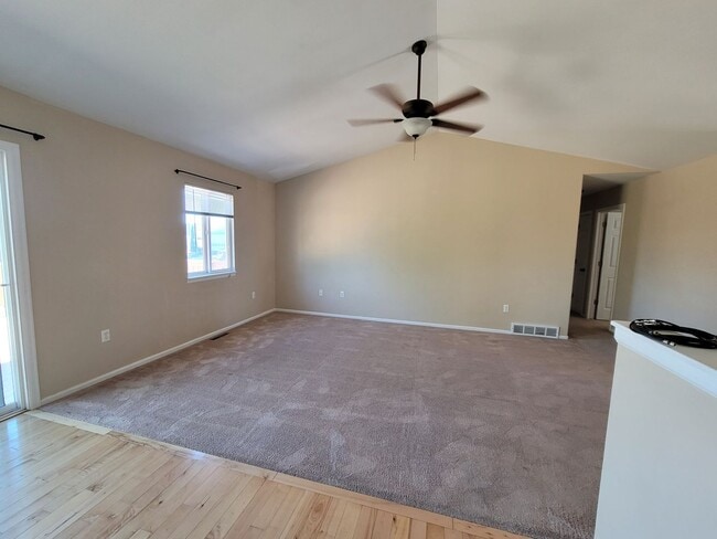 Building Photo - 5912 Kennedy Dr