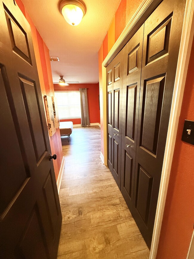 Building Photo - 1508 Crescent Hills Dr