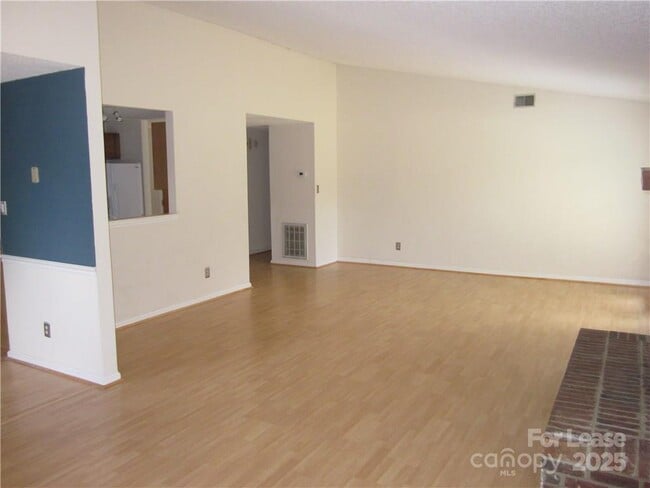 Building Photo - 11411 Misty Valley Ct