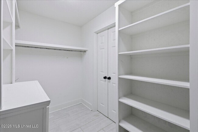 Building Photo - 117 McCree Dr