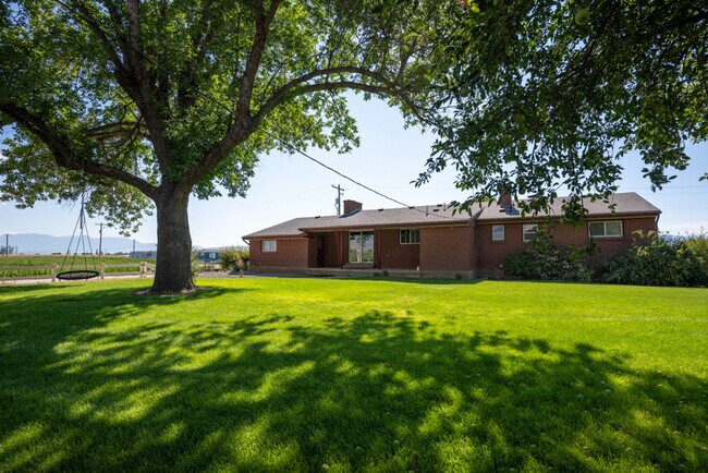 Building Photo - 182 S 800 E