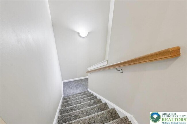 Building Photo - 270 Milkweed Dr