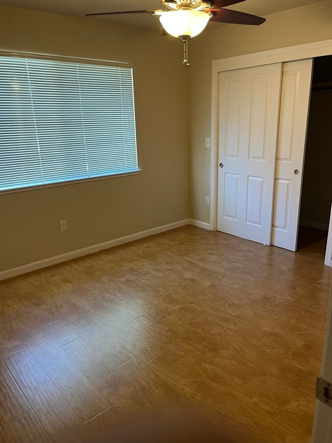 Building Photo - 10099 Elk Grove Florin Rd