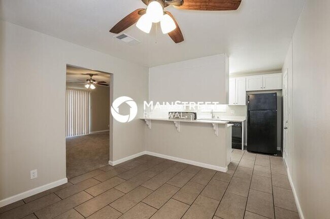 Building Photo - 3 Bedroom Pet-Friendly Home in LAS VEGAS, NV with Main Street Renewal