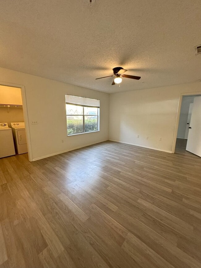 Building Photo - RENT BY MARCH 15TH and RECEIVE 2 WEEKS OFF...