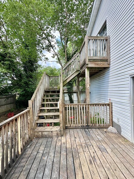 Building Photo - 119 Evergreen Ave