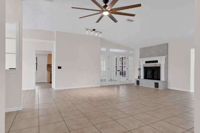 Building Photo - 967 Grand Canal St