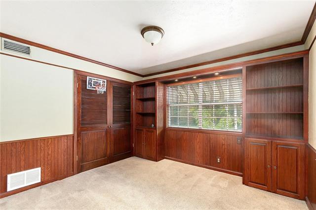 Building Photo - 6728 Victoria Ave