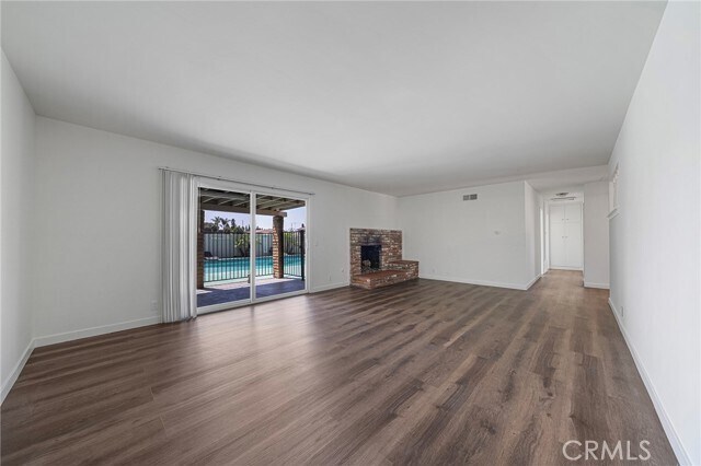 Building Photo - 9628 Mariposa Ave