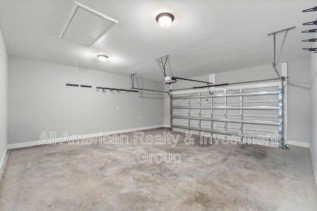 Building Photo - 103 Short St