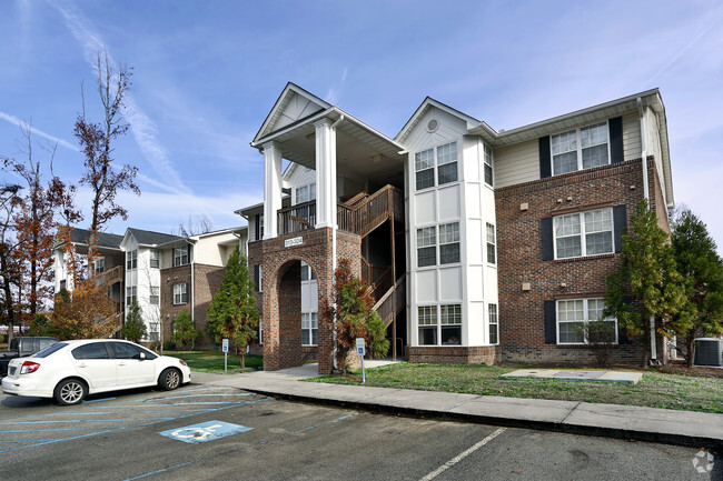 Primary Photo - Ivy Ridge Apartments