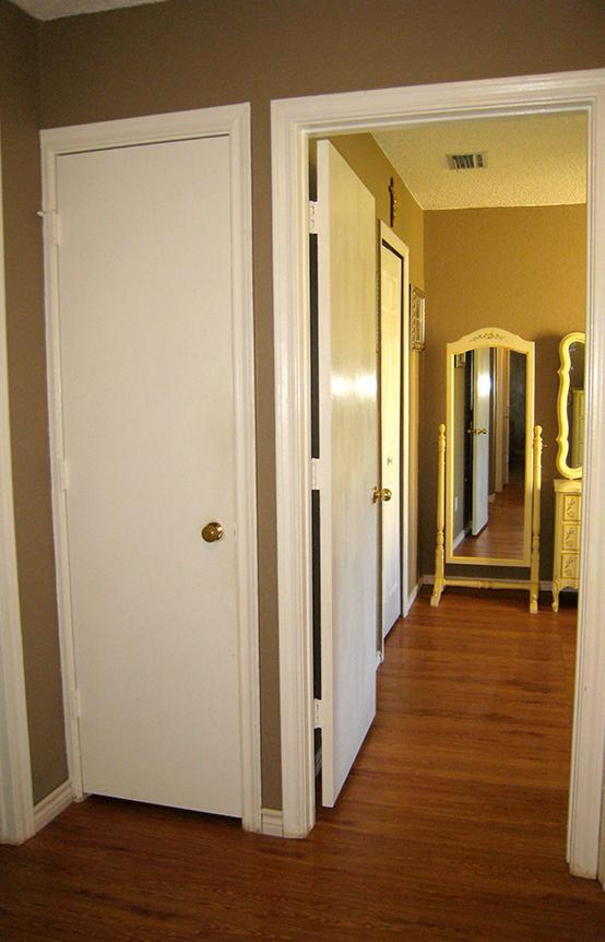 Building Photo - 2406 High Hollow Dr