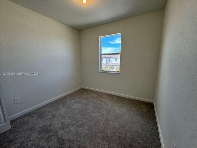 Building Photo - 26422 SW 148th Ct