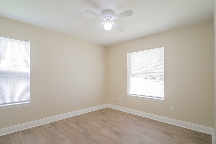 Building Photo - 1115 N Brevard St