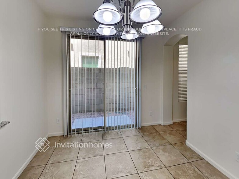 Building Photo - 1470 S Colt Dr
