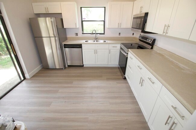 Building Photo - 3797 Park Lane Villas Rd