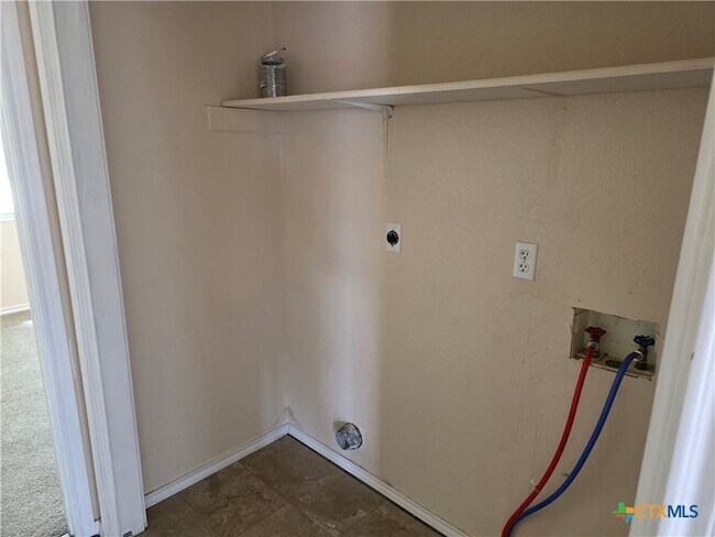 Building Photo - 3007 Nancy Jane Dr