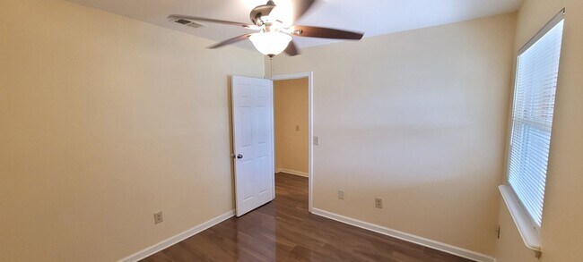 Building Photo - Venetian Villa 2 Bedroom 2 Bath 2 Car Garage w/Waterview!