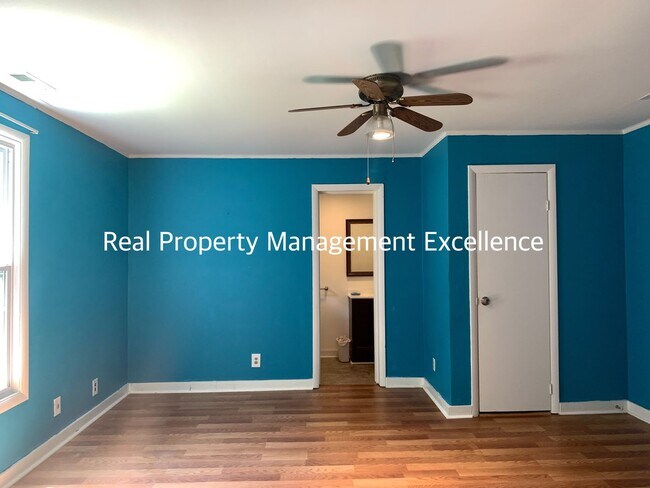 Building Photo - Historical Home, 2 Bed, In Downtown Wake Forest, Available Now!