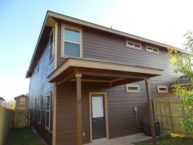 Building Photo - 6623 Mia Way