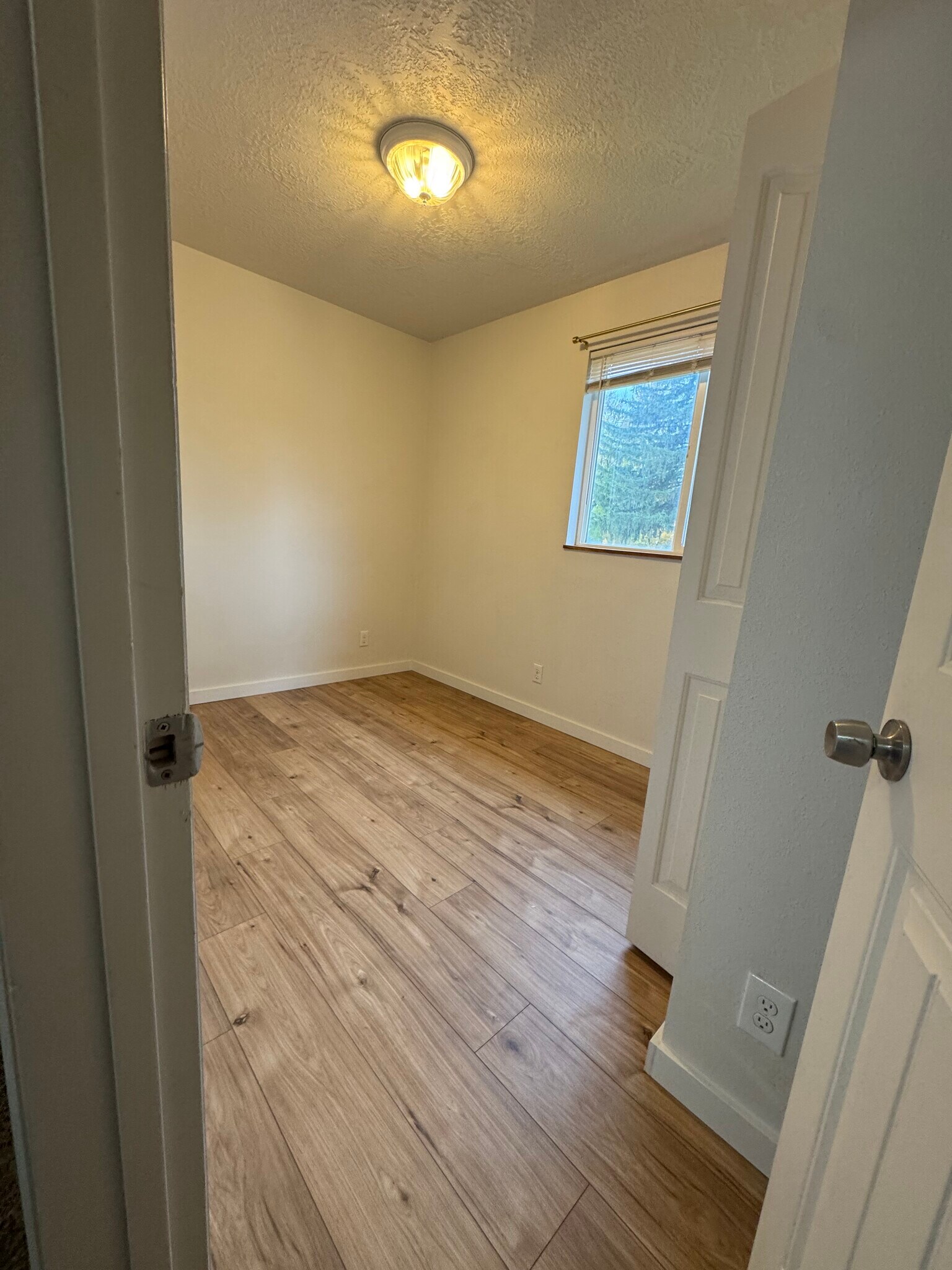 Building Photo - 6515 W Butte St