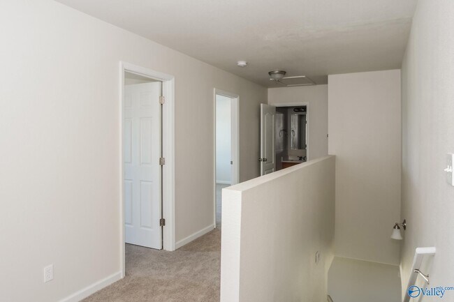 Building Photo - 129 Elmhurst Dr