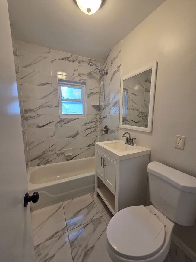 Building Photo - 3899 Smith Dr