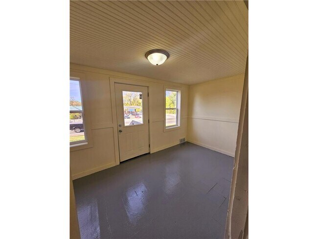 Building Photo - 8091 County Rd 50