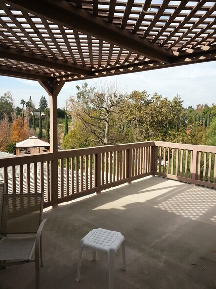 Building Photo - 5815 Highland Ave