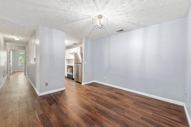 Building Photo - 3247 Fairington Dr