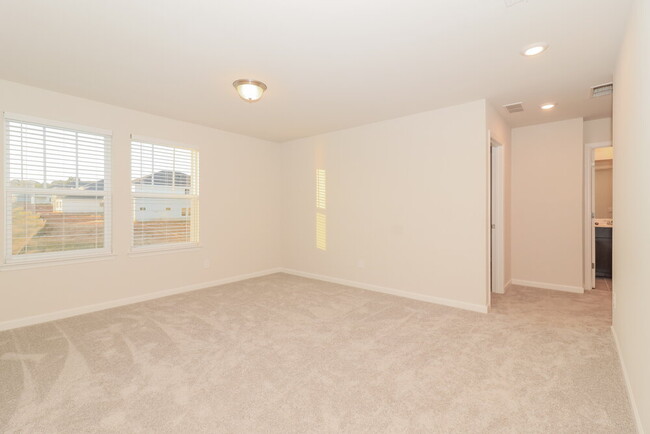 Building Photo - 5872 Hackberry Ln