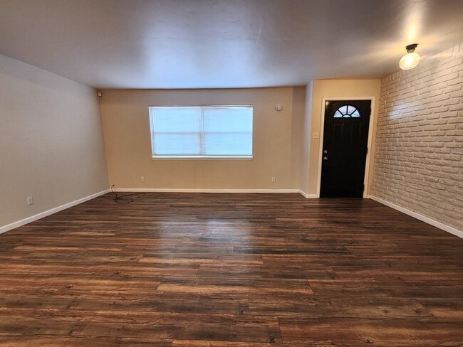 Building Photo - 1795 Carlyle Dr