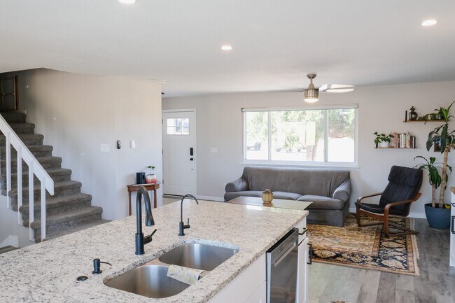 Building Photo - 12658 S Mesa View Rd