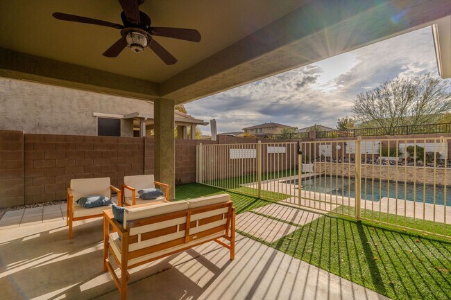 Building Photo - *POOL* Beautiful Gilbert Home Nestled at t...
