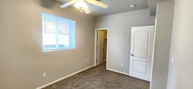 Building Photo - Open Concept 4 Bedroom Home with 9ft Ceili...