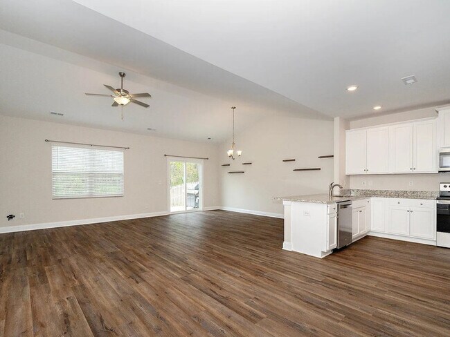 Building Photo - Lease OR Lease to Own