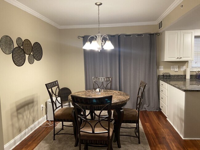 Dining Area - 21 Villa Ct SE