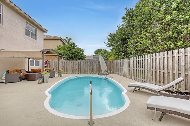 Building Photo - 10751 Oak Bend Way