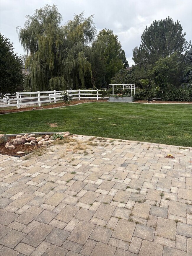 Building Photo - Welcome to your new home in the heart of S...