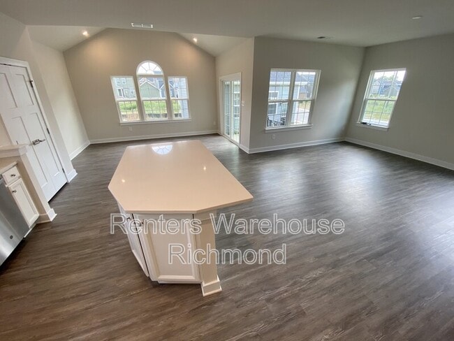 Building Photo - 4701 Mnr Xing Pl.