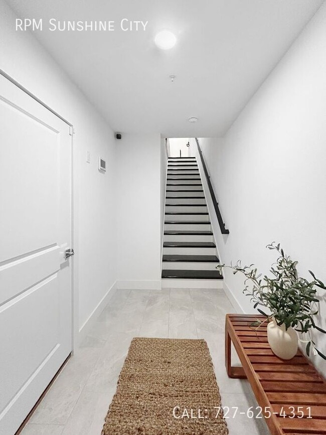 Building Photo - 9922 Rd-Haven