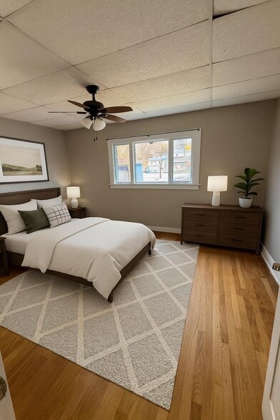 Building Photo - 1350 N Main Ave