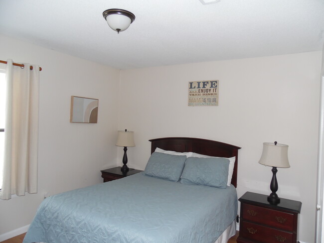 Master Bedroom - 799 Donnell Blvd