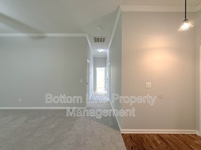 Building Photo - 1020 Stinson Glen Ln