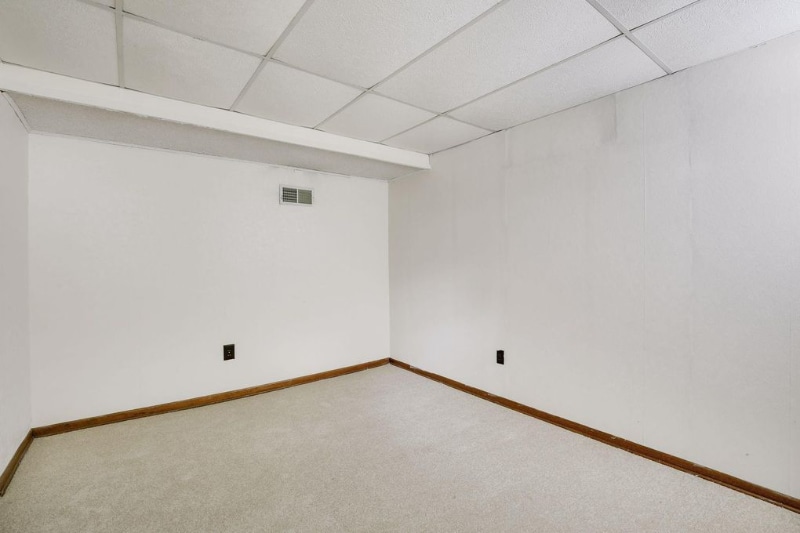 Building Photo - 656 17th Ave NW