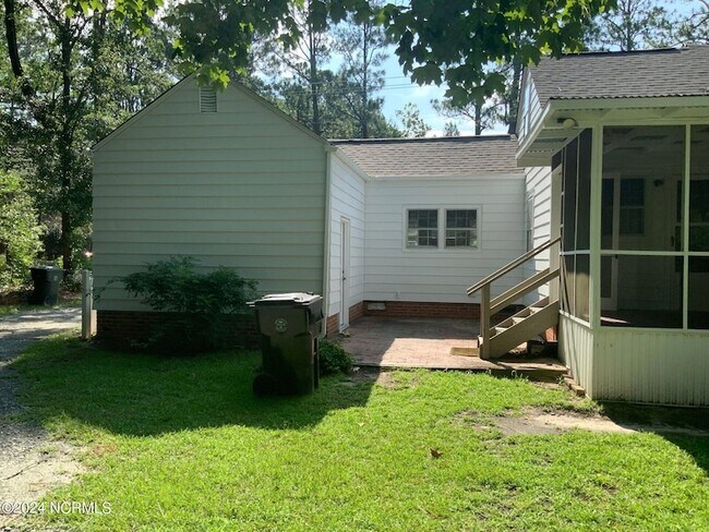 Building Photo - 1101 N Poplar St