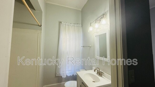 Building Photo - 445 Davidson Ct