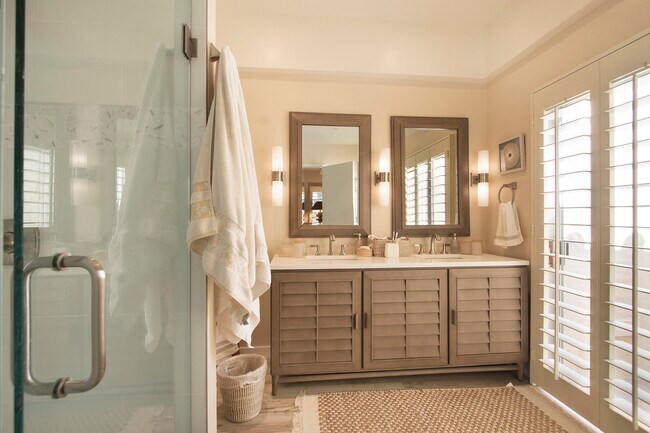 Building Photo - 40080 Via Buena Vista