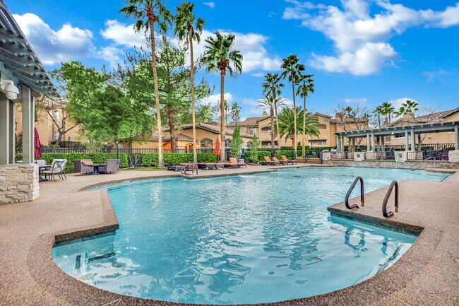 Building Photo - Experience Las Vegas in style and comfort with this beautiful first-floor 3-bedroom condo